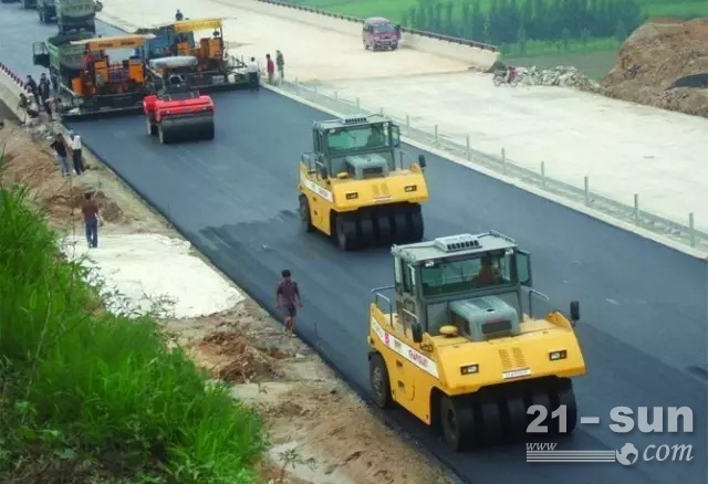 壓路機(jī)瀝青路面碾壓技巧，你需要知道這些！